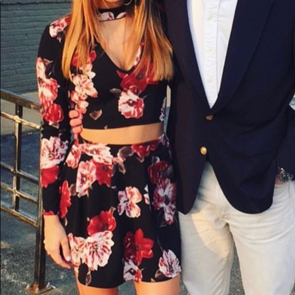 Two piece outfit!— l will add actual pics just ask